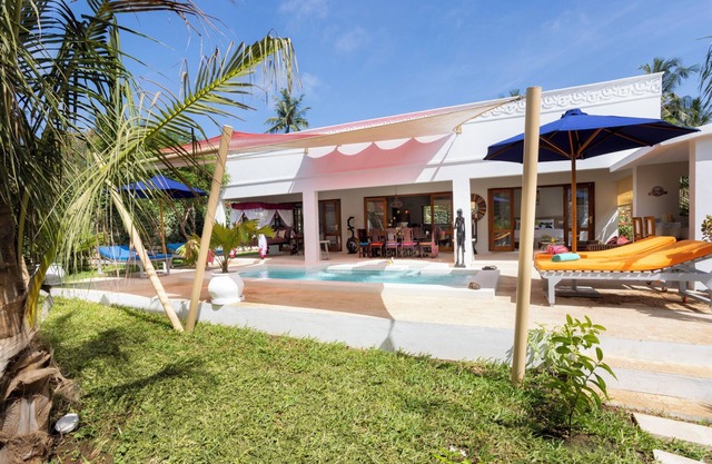 Kasa Emma - charming 2-bedroom private cottage in Watamu with own pool, AC&WiFi