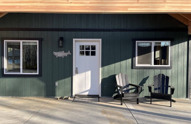 Kenai Adventure Cabins Sockeye 2/1