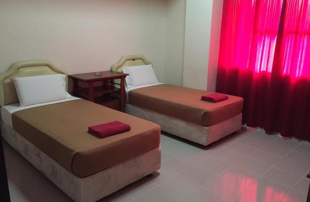 KERTEH LODGE, Hotel & Apartment