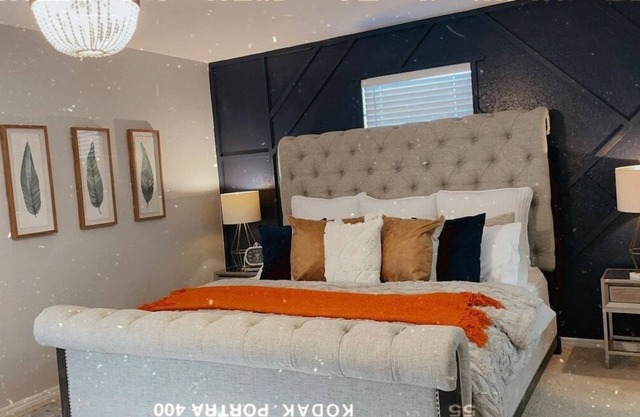 KING BED-Large open space for family fun!