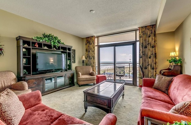 King & Queen of the Beach: Oceanfront 2BR/2BA Condo