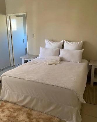 King Room, En-Suite, Near City Centre Windhoek