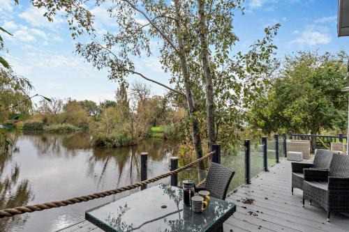 Kingfisher Lodge