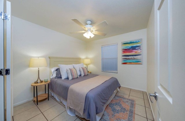KINO/4 BR 2 BA/Fenced/Sleeps 8/Garage