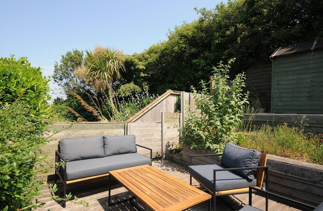 KITTIWAKE, pet friendly, character holiday cottage in Polruan