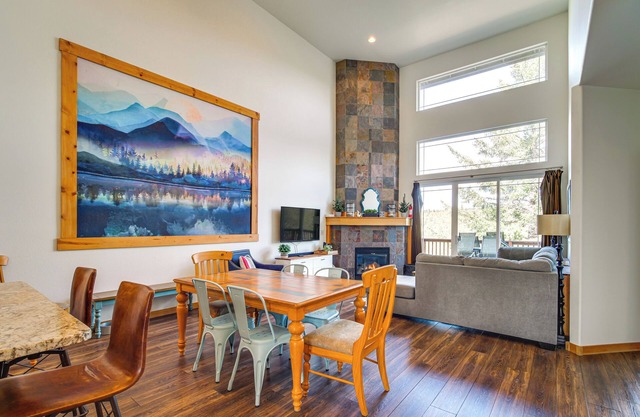 Klamath Falls Getaway w/Pool & Hot Tub Access!