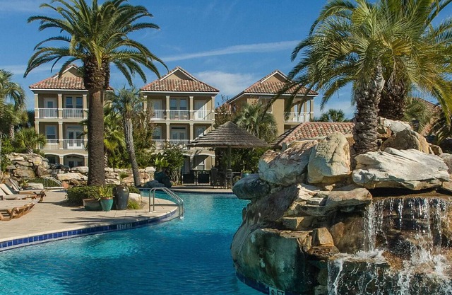 KonoVilla * Dog Friendly * Best Lagoon Pool in Destin