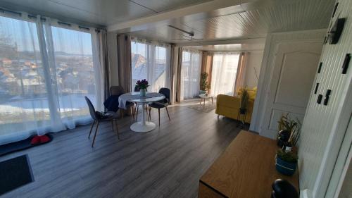 Konténer kulcsosház