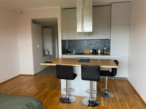 Kristalli Studio with amenities, free parking