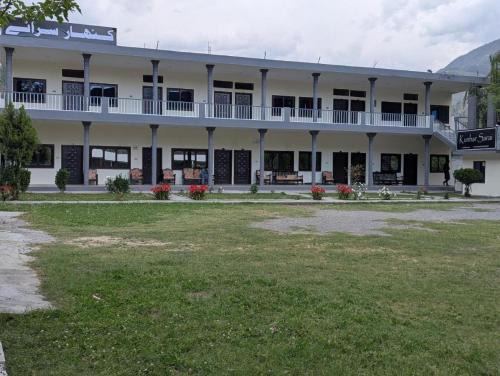 Kunhar Sarai Hotel Balakot with 2 MASTER BEDS in ONE ROOM