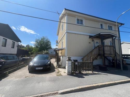 Lägenhet 2 sovrum med vardagsrum och kök i villa med gemensam ingång