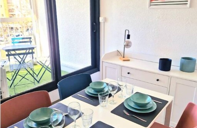 L'escapade Gruissanaise au Port de Gruissan, Loggia et Piscine en Saison