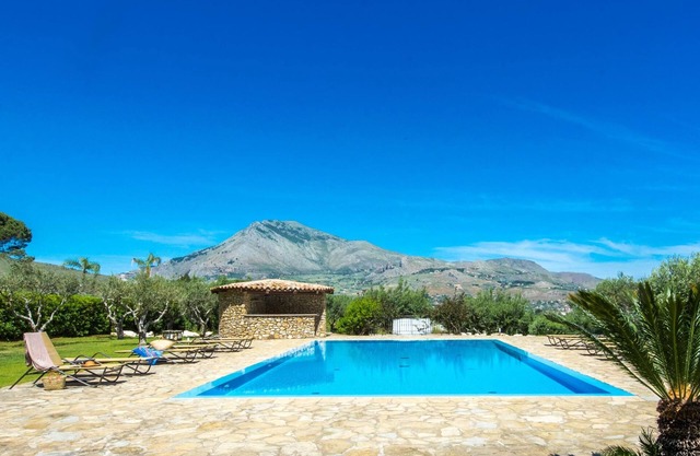 L Ulivo Blu - One-bedroom With Garden