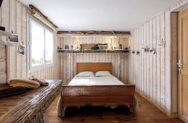 La Cabane de Bébert: Guest Room 'Marie En Lys' with Shared Terrace and Wi-Fi