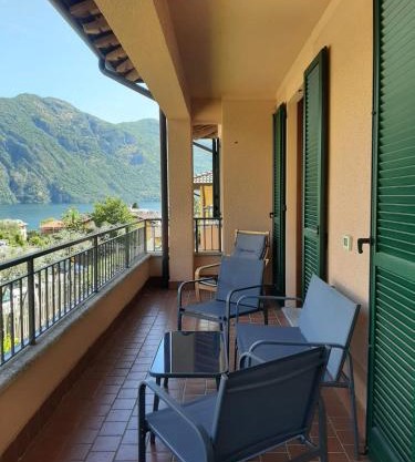 La casa al lago BMOR love&lake