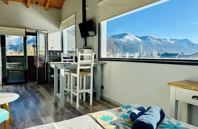 La Casa del Arbol. Stunning Mtn Views. Studio.