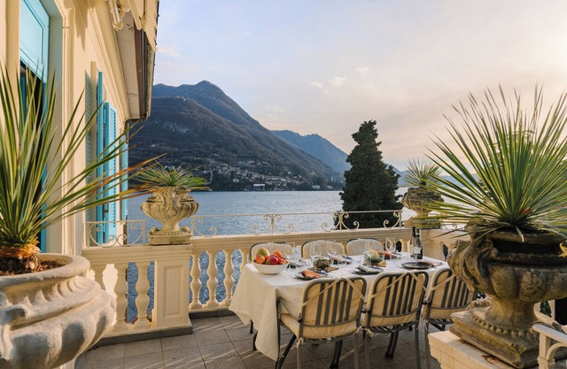 La Casa - Spacious apartment in historic villa with private lake access