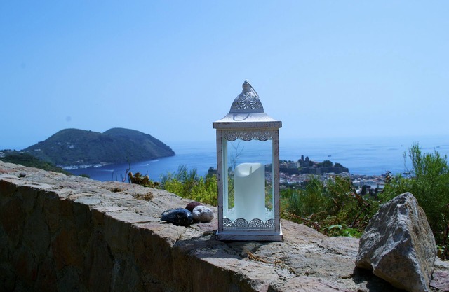 La Cecilia, panoramic and evocative house in a villa with swimming pool
