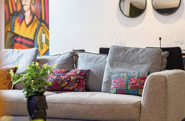 ★ La Cuadra by AcoModo - The UrbanArt Condo