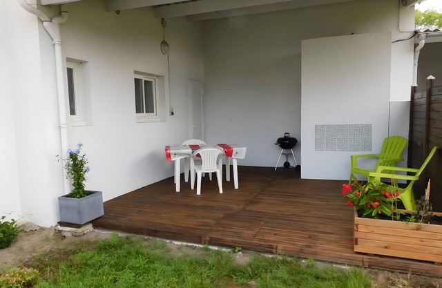 La Dune - Domaine Des Landes with Shared Pool, Private Covered Terrace, and Shared Garden