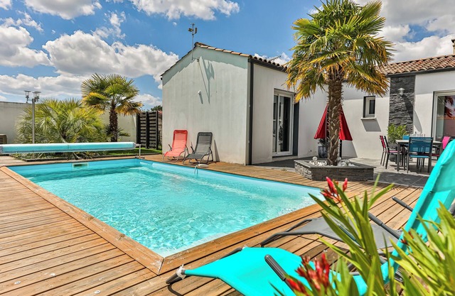 La Favorite, a family home with a heated swimming pool
