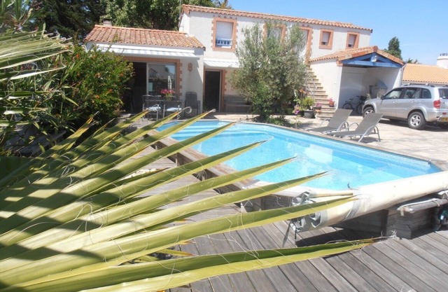 La Guérinière Villa with Private Pool, 8 Pers