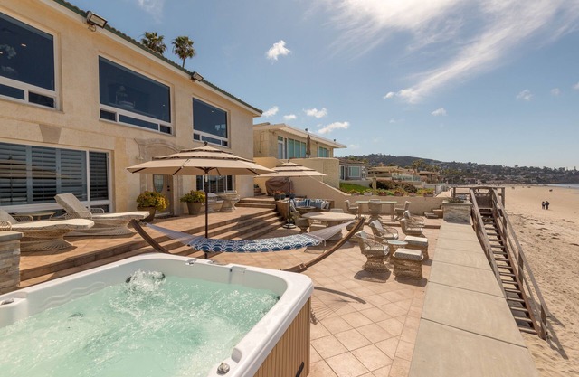 LA JOLLA SHORES OCEANFRONT Luxurious Home with BEACHFRONT Patio