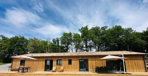 La maison dans la prairie fleurie, gîte coquelicot