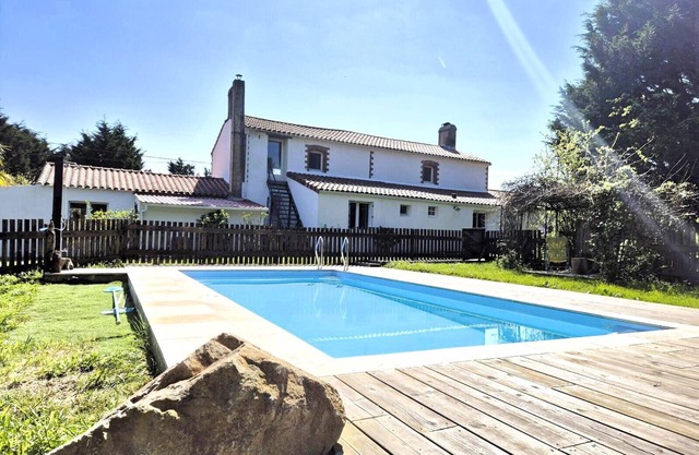 La Maison Martana - Heated swimming pool