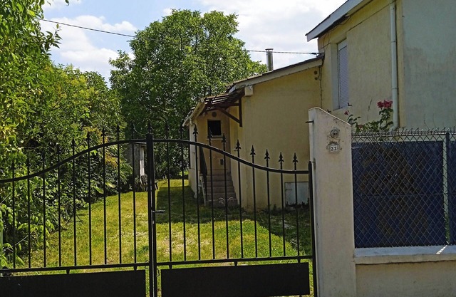 La Maison Verte. Maison de Campagne Près du lac et Proche du Centre Ville