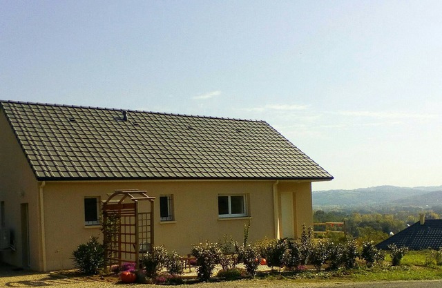 La Mirabelle (80m²) on the border of Corrèze/Dordogne with a beautiful view.