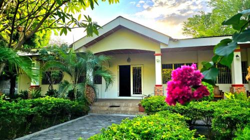 La Paloma Hostal