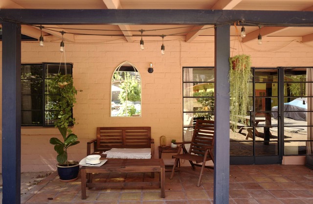 LA paradise w/pool and hot tub