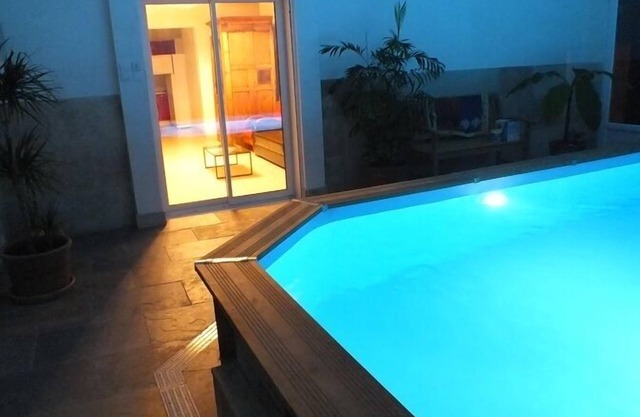 La Petite Maison Sous Les Pins-Piscine Intérieure Option SPA