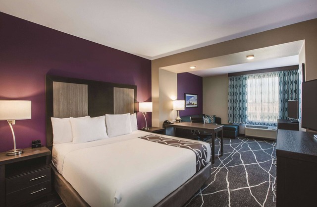 La Quinta Inn & Suites by Wyndham Dallas Northeast-Arboretum