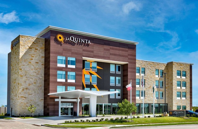 La Quinta Inn & Suites by Wyndham Terrell
