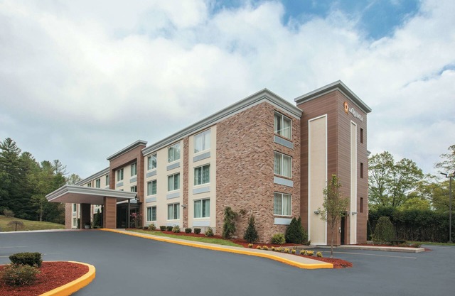 La Quinta Inn & Suites by Wyndham Sturbridge