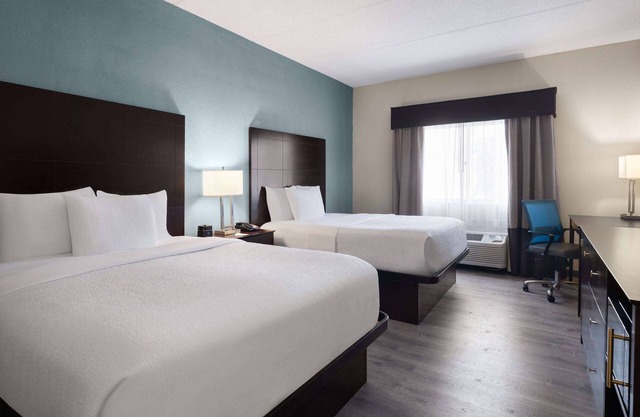 La Quinta Inn & Suites by Wyndham Knoxville Airport