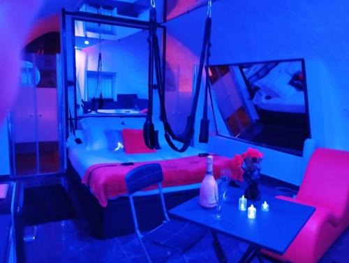 La suite miroir, love room avec jacuzzi