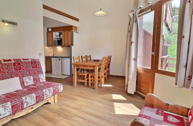 La Tania : 2 Pièces Cabine, 6 Pers, Balcon, TV, Non-Fumeur - FR-1-182A-35