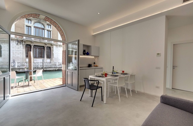 LADY T Luxury Loft, up to 14 people