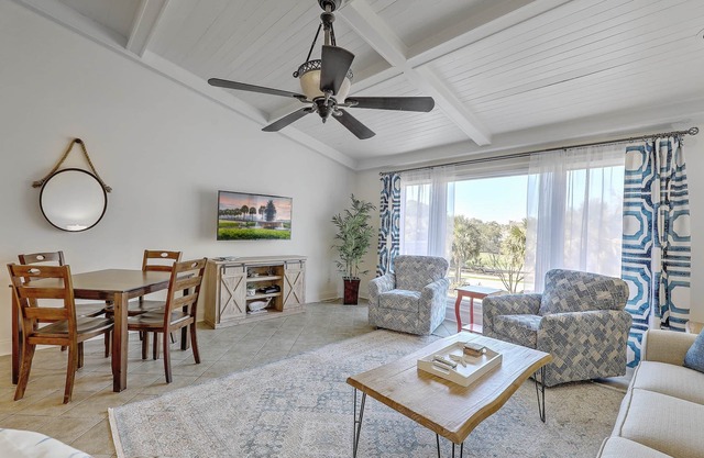 Lagoon Villa 22 - Balcony! Close Walk to Beach!