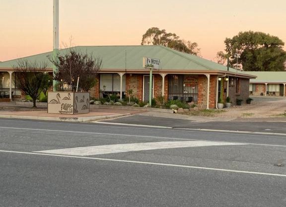 Lake Albert Motel