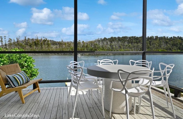 Lake Conjola, Deepwater resort Cabin 21