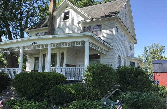 Lake Country Farmhouse w/ Breakfast 5 min to Lake Ontario