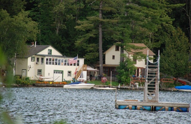 Lake Front Cottage with great beach and swimming. Afternoon sun, great sunsets.