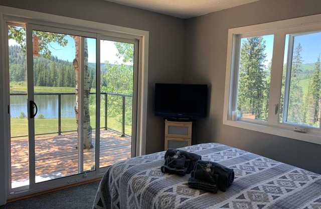 Lake Front living at it's best - Pick a season, create an adventure