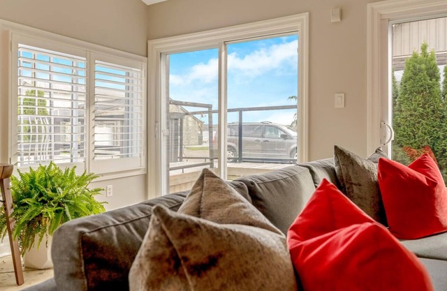 Lake House 2.0 - a stylish lakeside cottage.