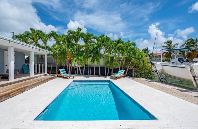 Lake It Easy: Relax in This Beautiful 3BR Canal Front Home on Summerland Key, Dockage & Dog-Friendly