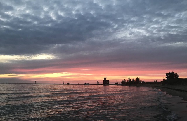 Lake Michigan is only a short 1 minute walk away!